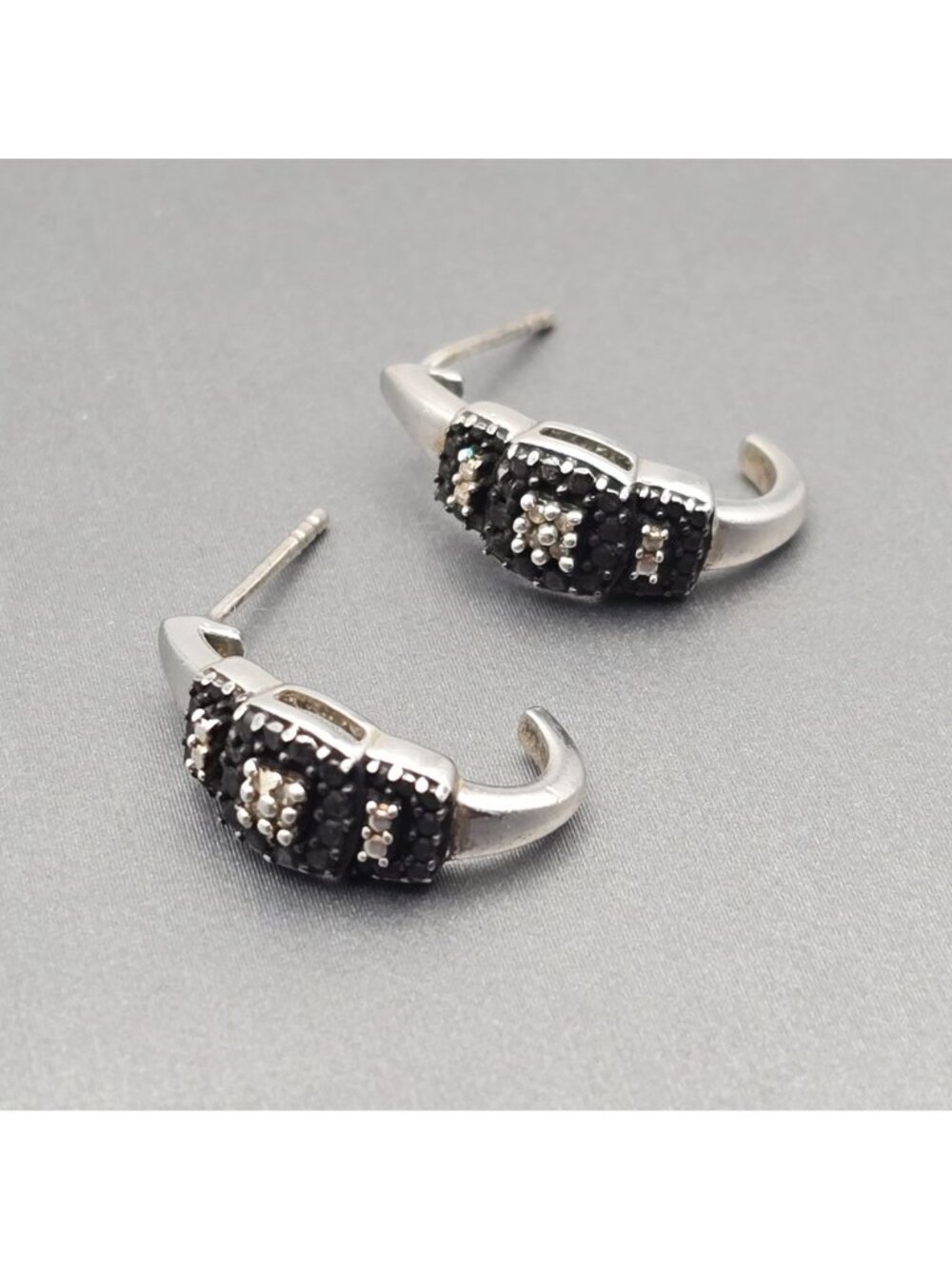 Modernist Sterling Silver Black Rhinestone Half Hoop Post Earrings Basket Settin - Picture 9 of 9